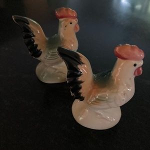 Vintage rooster salt and pepper